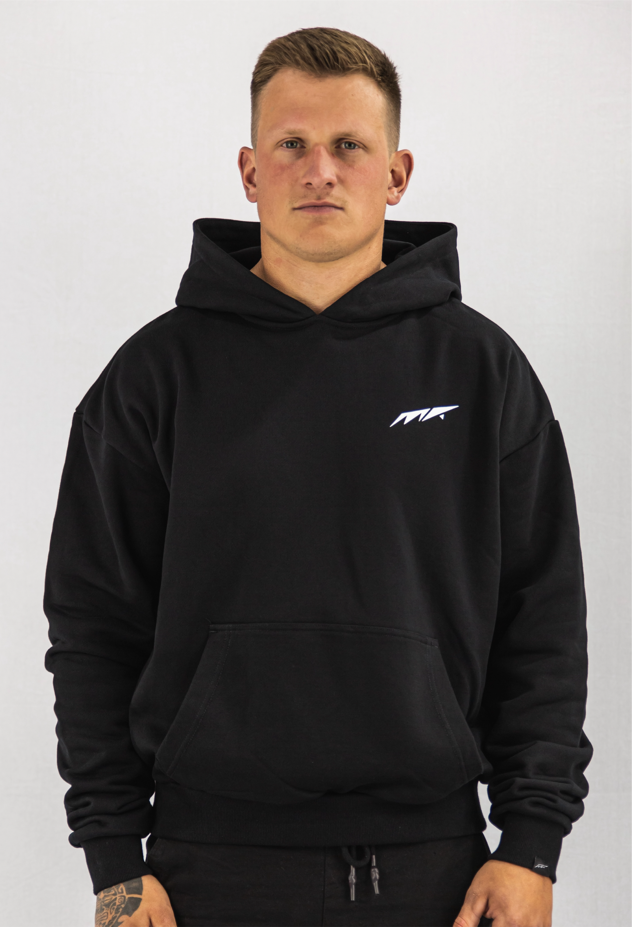 MEMBER HOODIE BLACK