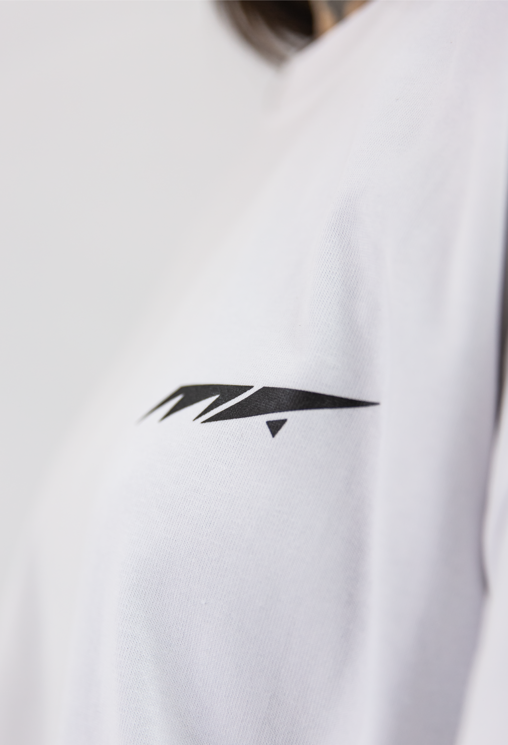 MEMBER TEE WHITE