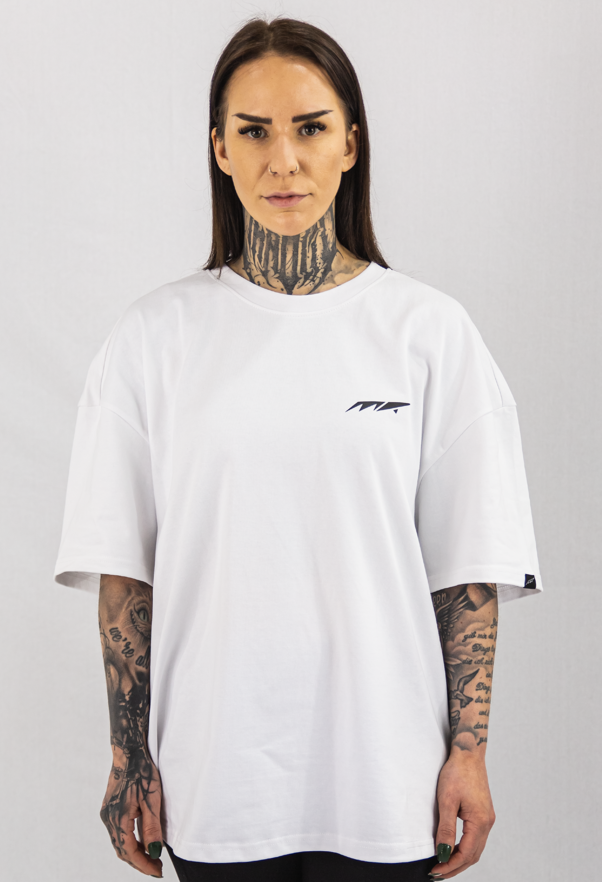 MEMBER TEE WHITE