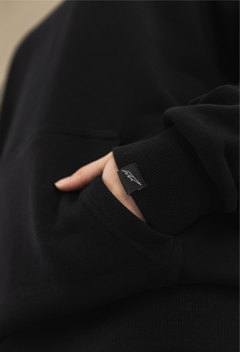 LOGO HOODIE BLACK