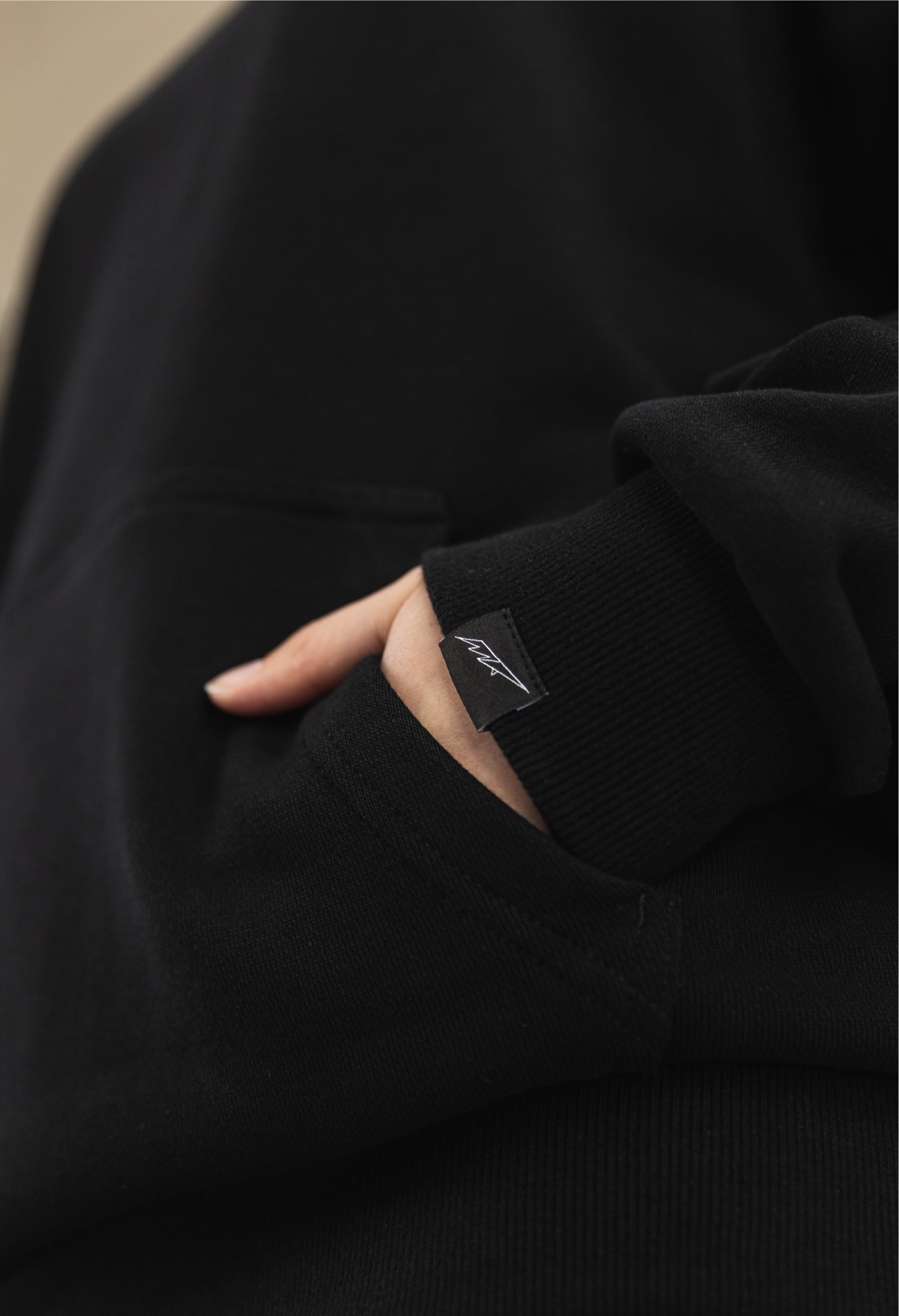 LOGO HOODIE BLACK
