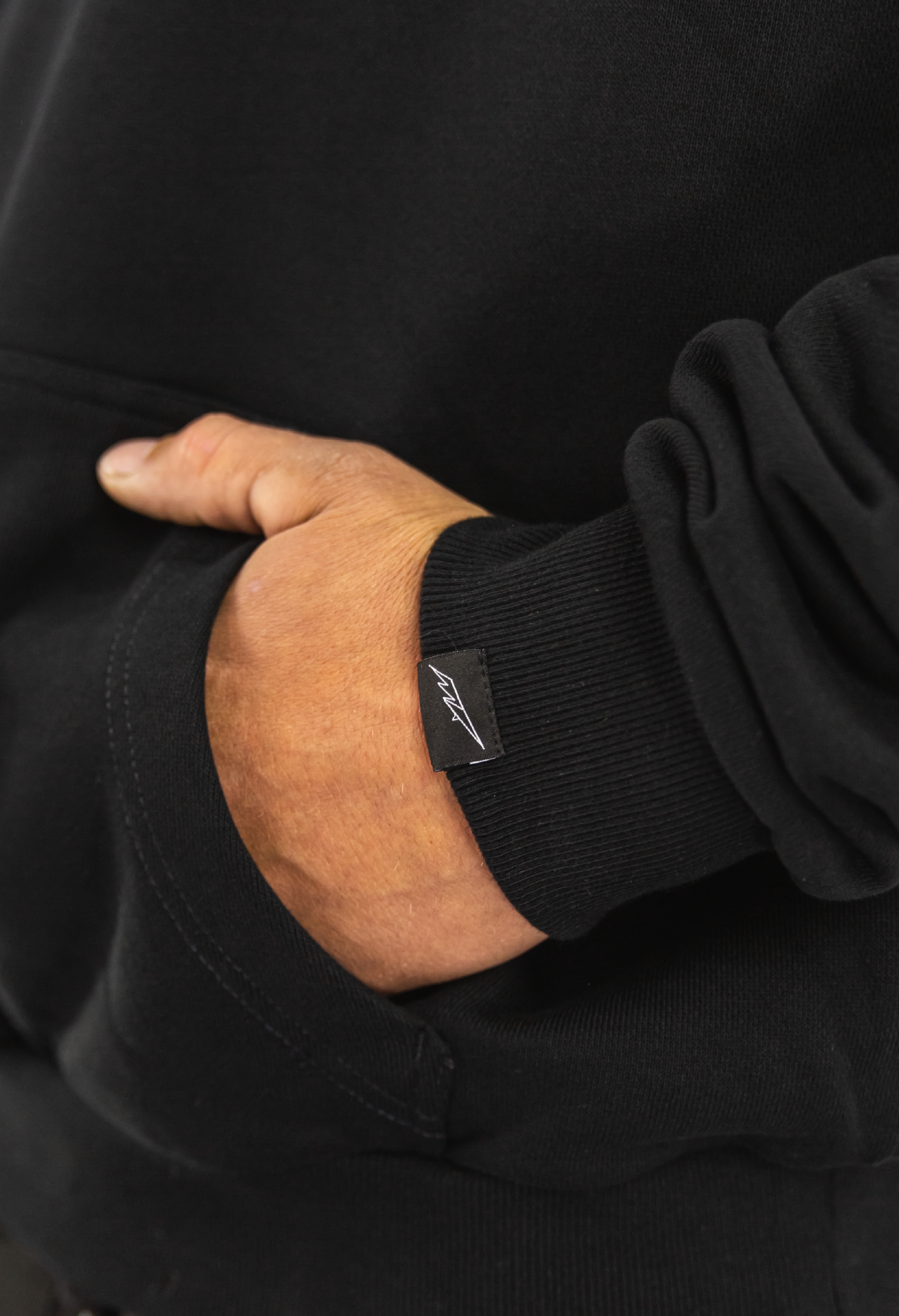 MEMBER HOODIE BLACK